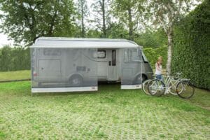 Fiamma Sun View XL doorzichtig zonnescherm over de volle lengte van een camperluifel